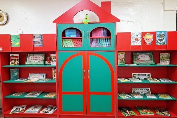 Выставка «Жили-были книжки в сказочном домишке»