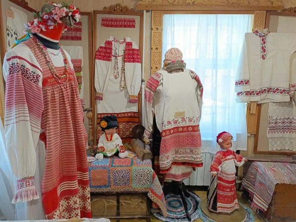 Культурно-просветительская программа «Русский народный костюм:символ единения поколений»