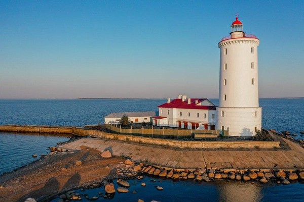 Морские стражи: история маяков