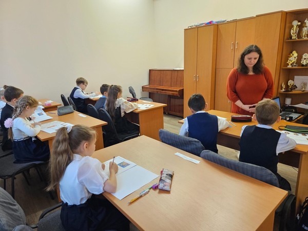 Онлайн мастер–класс по изобразительному искусству «Стилизация»