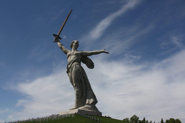 «Ни шагу назад»