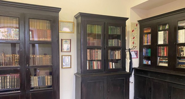 Экскурсия по по страницам редких книг ретро-зоны