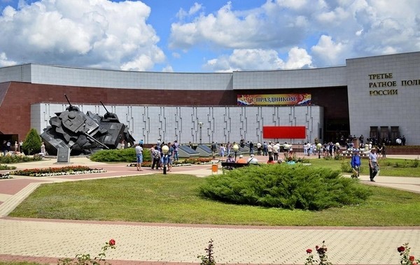 Экскурсия по фотовыставке «Огненная дуга»