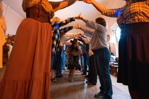 Танцуем балфолк