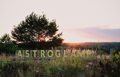 Археокэмп в Astroglamp с наблюдениями в телескопы, лекциями, музыкой и кино