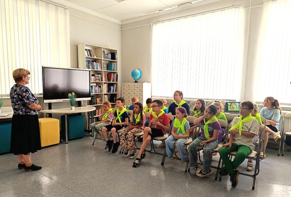 Познавательно-игровые посиделки «Фольклорная радуга»