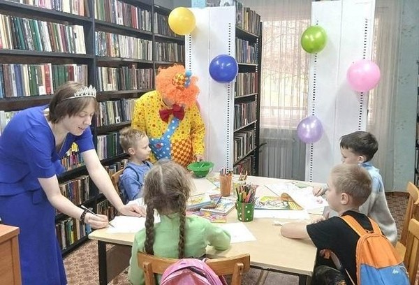 Библиотечная гостиная «Читай, играй и отдыхай»