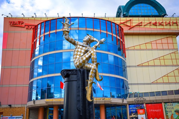Спектакль «Поросенок, лошадь и другие»
