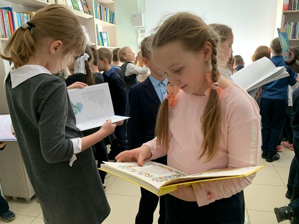 Книжно-иллюстрированная выставка «Добро пожаловать в подводное царство»