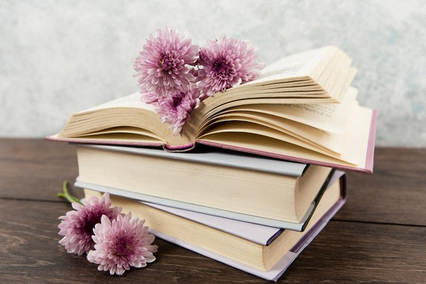 Литературный салон «Настольная книга»