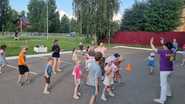 Спортивная программа «Даром время не теряй, сил, здоровья набирай»