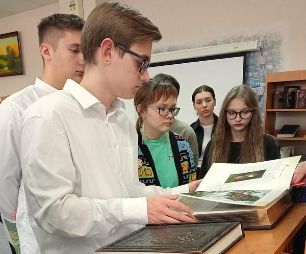 Иммерсивная экскурсия «Про библиотеку»