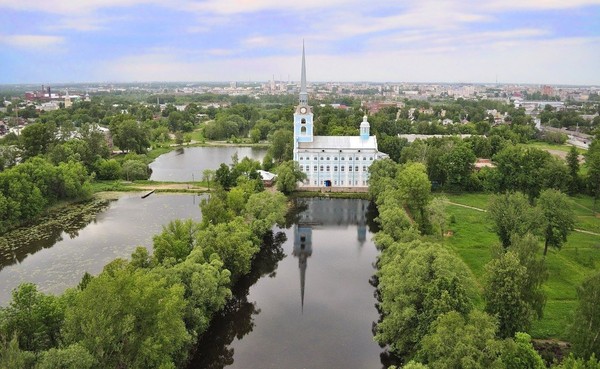 На месте фабрики парк