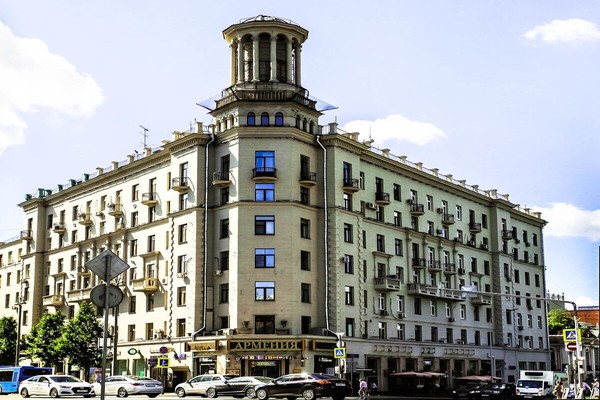 Разгульная Москва: романы, деньги и страсти