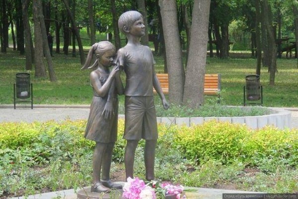 Час памяти «Голоса безмолвных: память о детях, пострадавших во время войны в Донбассе»