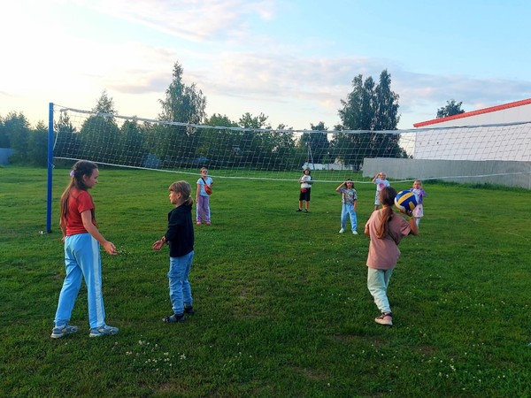 Спортивная игра «Пионербол»