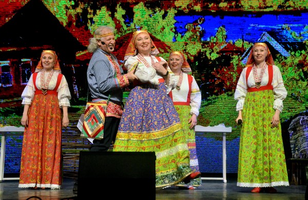 Отчетный концерт Заслуженного коллектива Ансамбля народной музыки и песни «Околица»