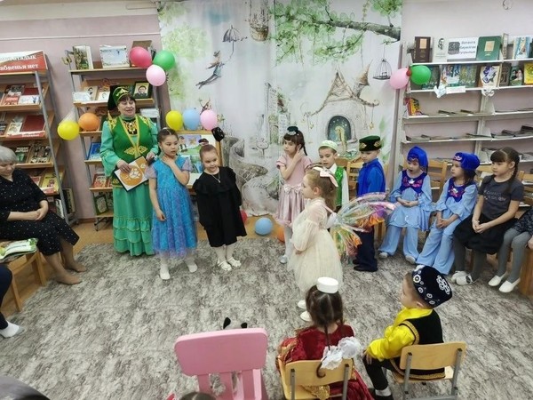 Инсценировка «Ребёнок и мотылёк»