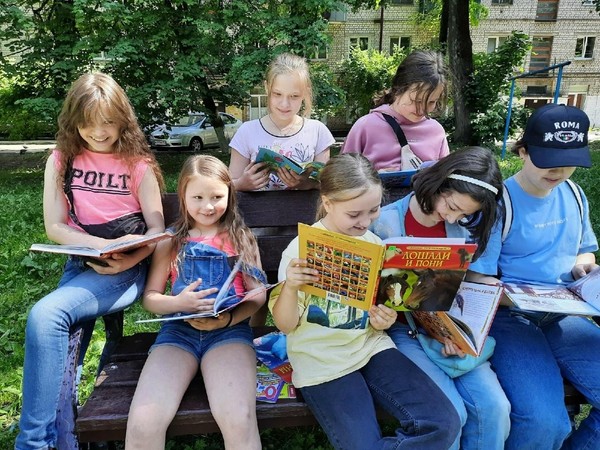 Литературная акция «Давайте откроем любимые книги!»