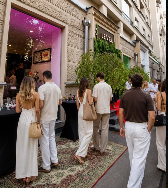 Кинохиты, поп-арт и коктейли на Патриках: секреты успеха с продюсером Сергеем Маевским
