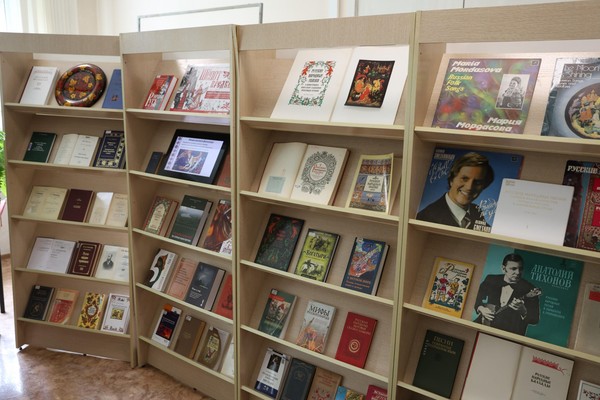 Выставка «Шёпот предков: звуки и образы русского фольклора»