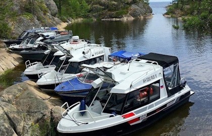 Водная прогулка на катерах по Ладожским шхерам