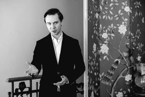 Николай Онегин. Giorgio Armani vs Gianni Versace: Север и Юг итальянской моды