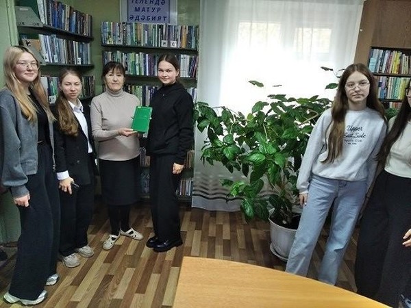 Литературный час «Волшебство весны и поэзии»