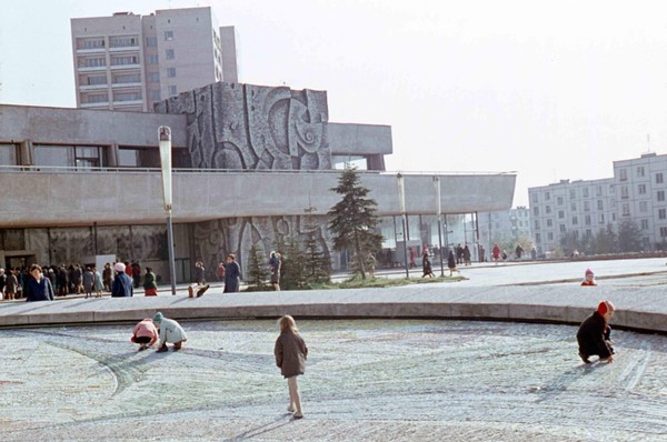 Выставка «На поверхности»