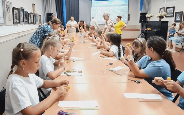 Интерактивная программа «Дарите ромашки любимым»