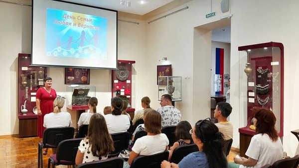 Тематический вечер «Семейные традиции народов Крыма»
