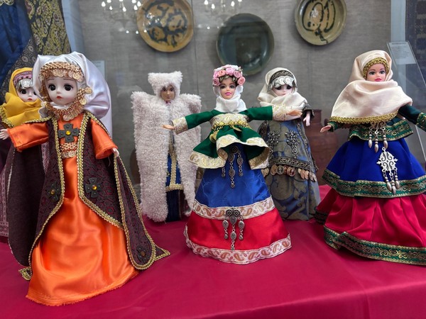 Выставка коллекции кукол «Поэзия народного костюма»