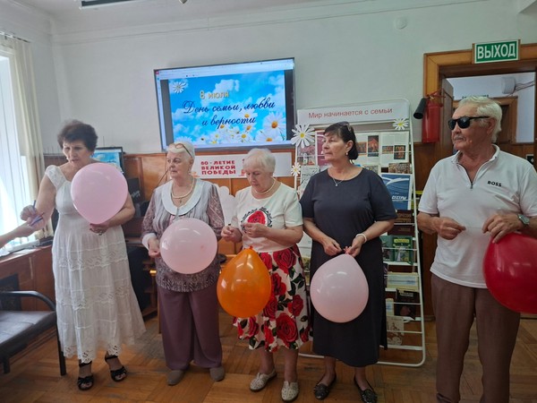 Литературно-музыкальная гостиная «Под сенью Петра и Февронии»