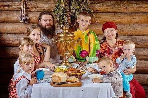 Игровой час «Все начинается с семьи»