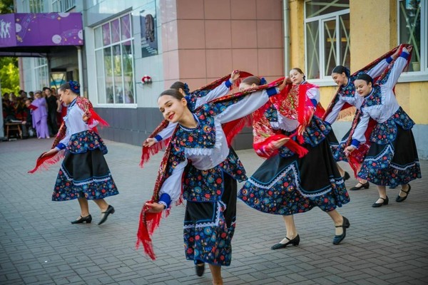 Концертная программа «Любовь и верность два крыла семьи»