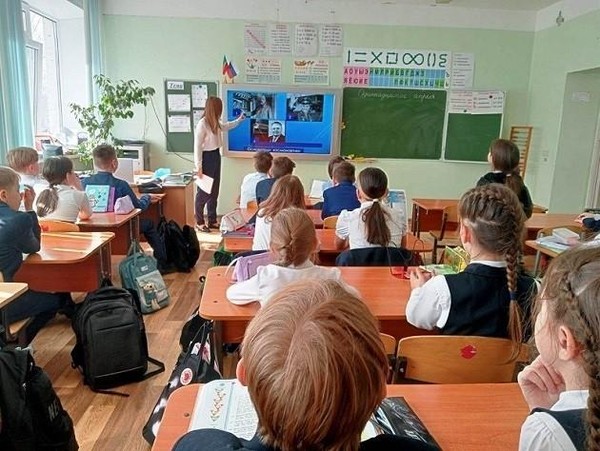 Информационный час «Лев Кассиль: голос детства»