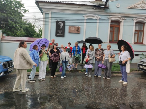 Пешеходная экскурсия «Девичок: от цирка до монастыря»