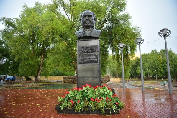 Встреча–возложение цветов