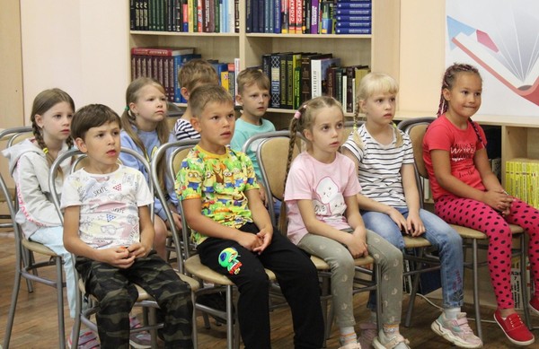 Познавательно-игровая программа «Маленькие народы большой страны»
