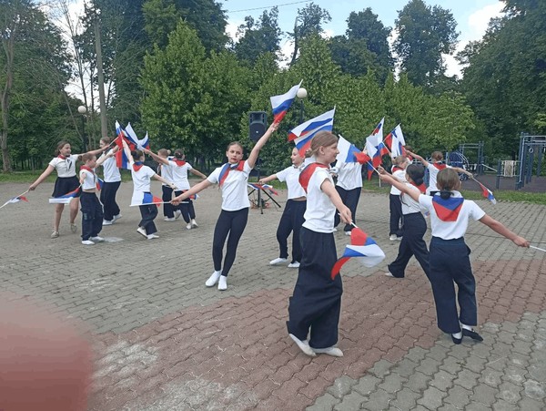 «Танцевальное лето»