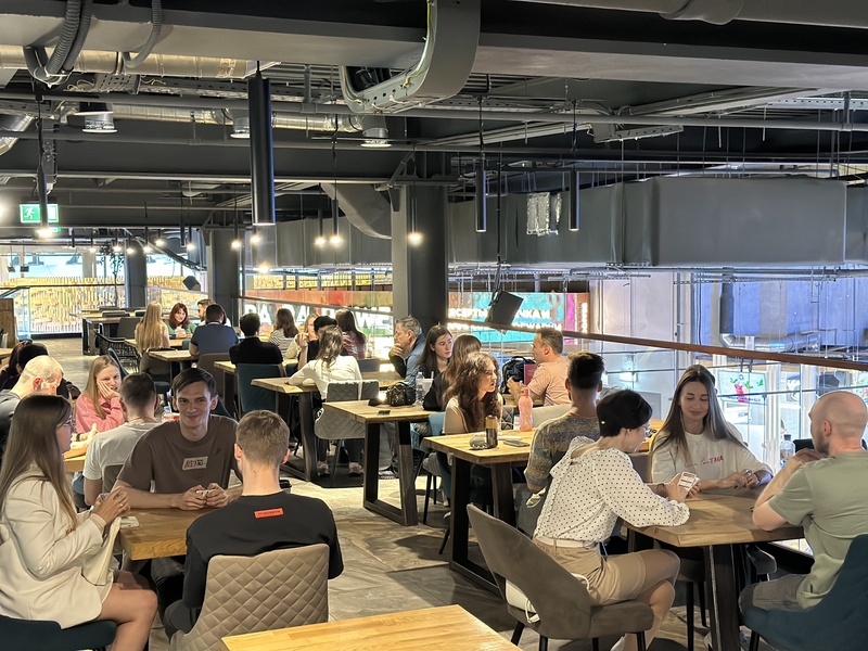 English Speaking Club | Разговорный клуб в Eat market Галерея Лиговский пр., 30