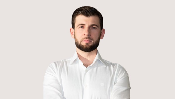 Азамат Биштов