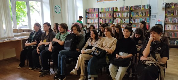 Стол просмотра «Серебряного века силуэт: Д. Мережковский»