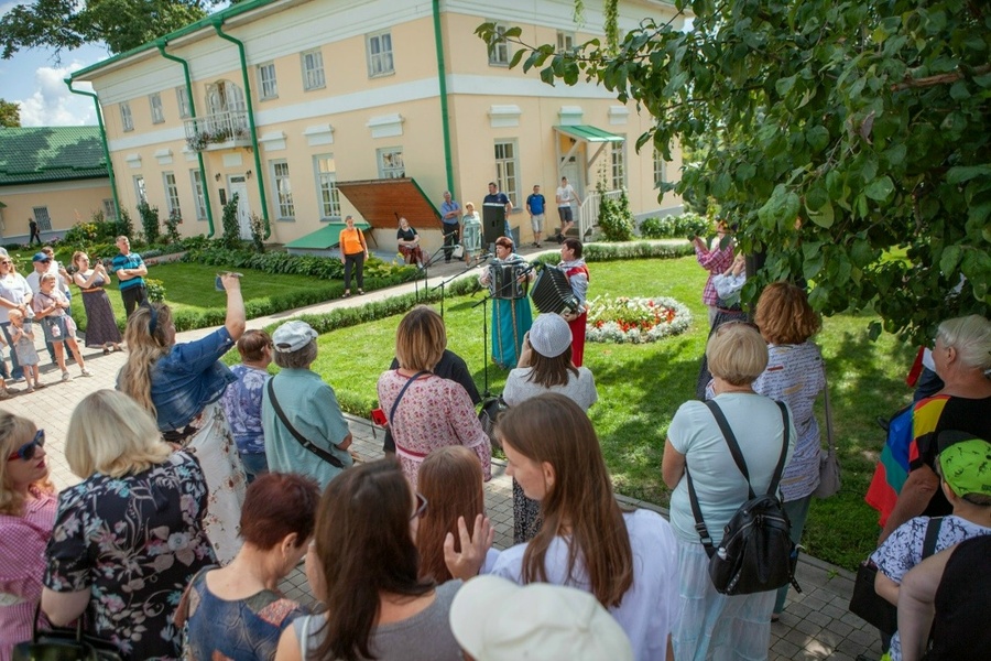 Три Спаса у Фета