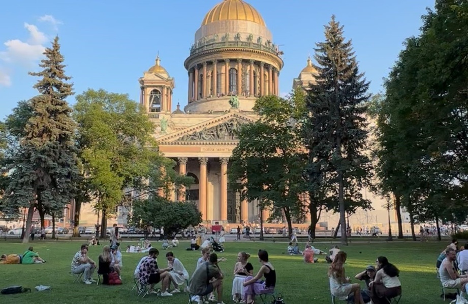 English Speaking Club | Александровcкий сад (m. Admiralteyskaya)