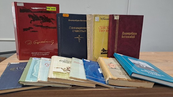 Персональная выставка-портрет «Похищенное счастье: Батожабай в литературе и театре»