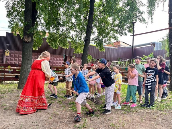 Играй, да дело знай