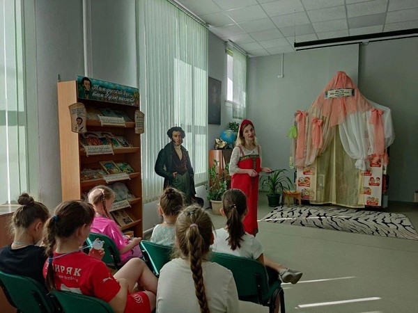 Фольклорные посиделки «Август Спасами богат»