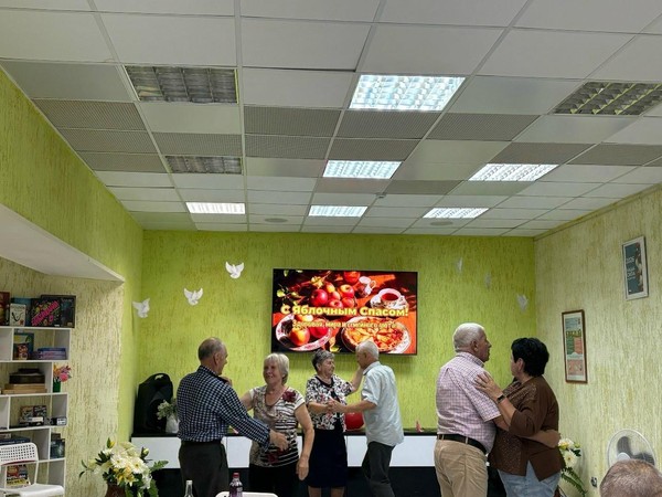 Праздничная встреча «Яблочный Спас — веселью час!»