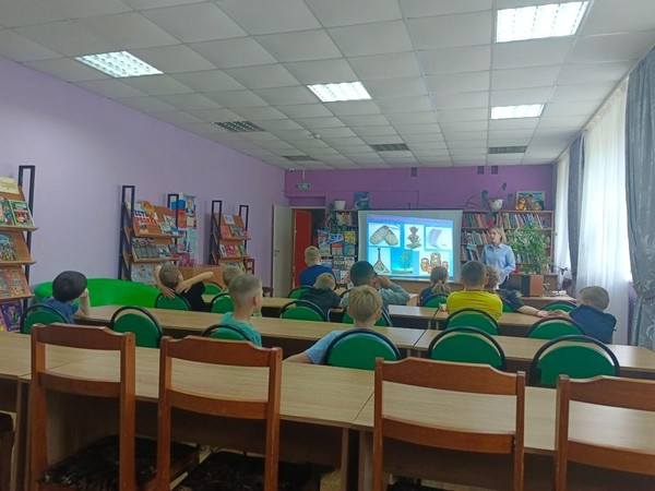 Час истории «Мир, вера и сила – это флаг России»